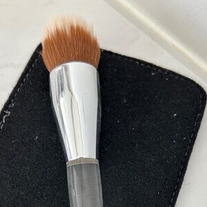 Clinique Foundation Buff Brush